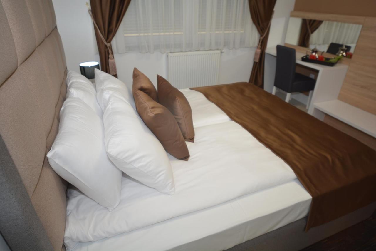Apart Hotel Family Сараево Экстерьер фото