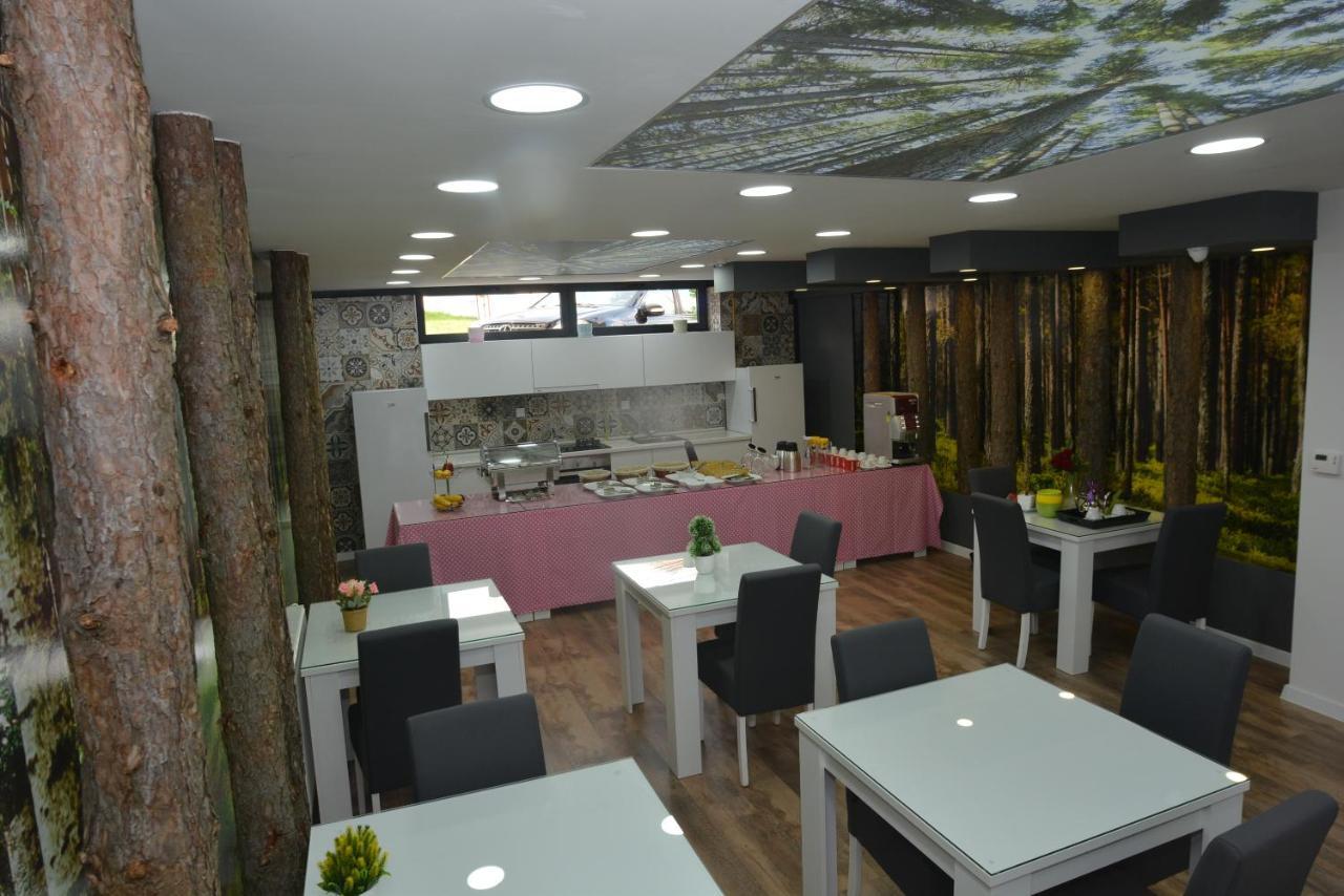 Apart Hotel Family Сараево Экстерьер фото